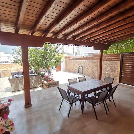 Archangelos Family House מראה חיצוני תמונה