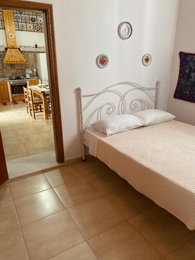 Archangelos Family House מראה חיצוני תמונה